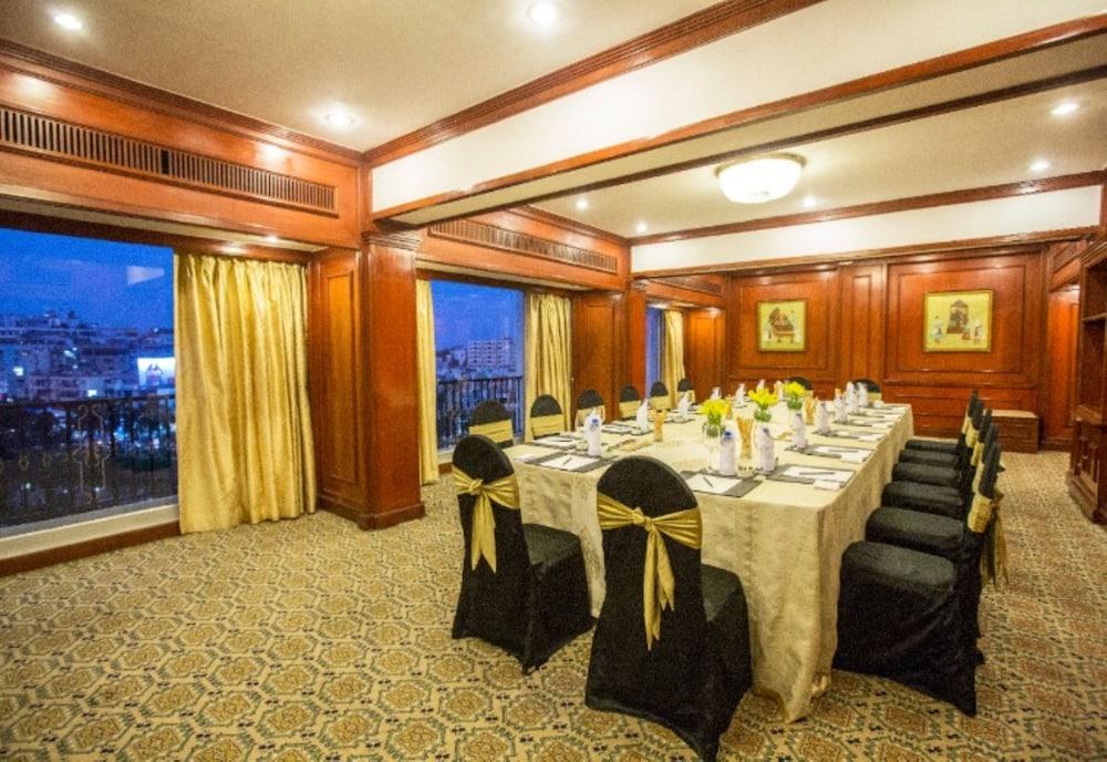 Hotel Taj Banjara Hyderabad Esterno foto The Royal Suite