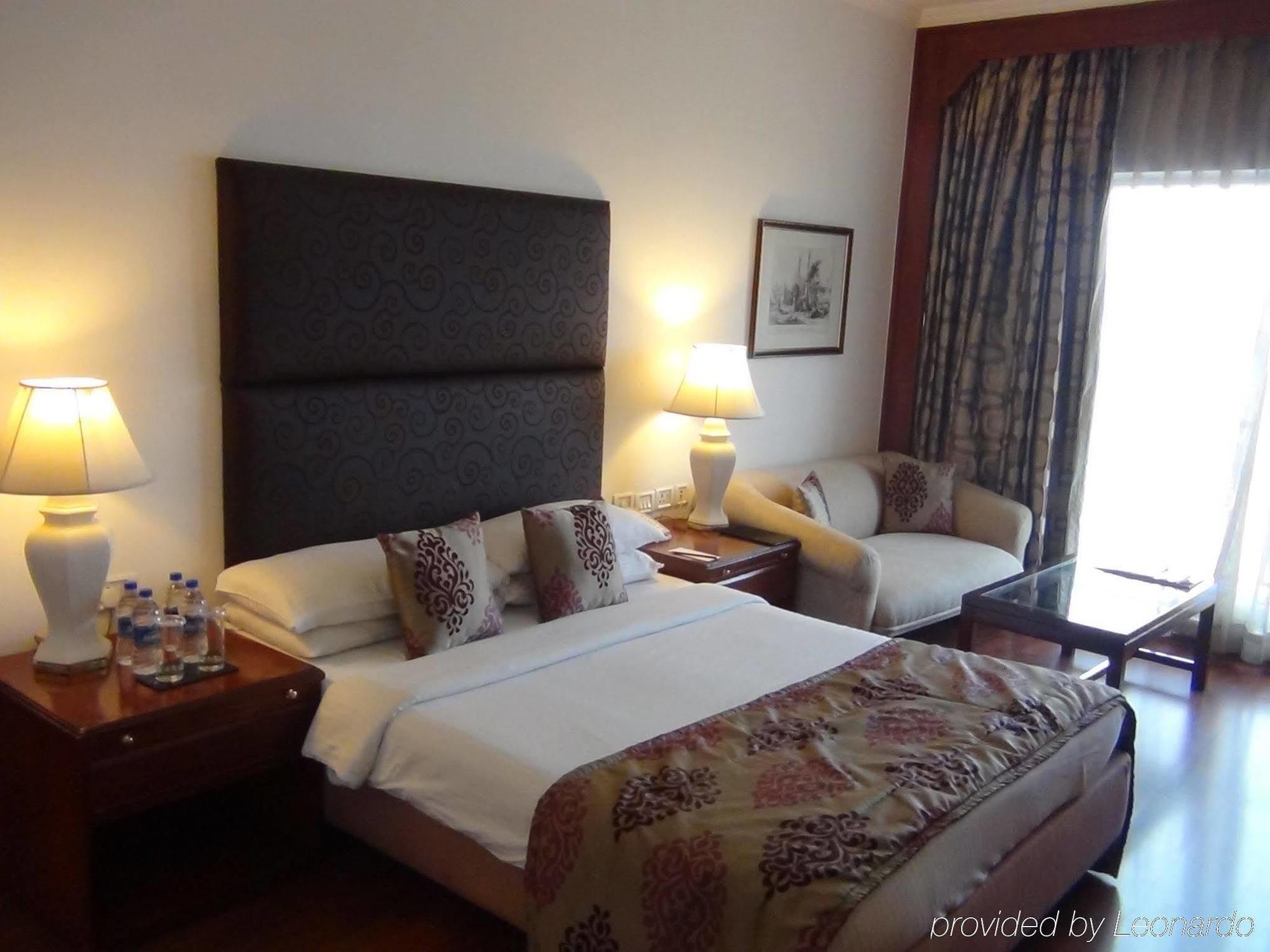 Hotel Taj Banjara Hyderabad Esterno foto A room at the Taj Bengal