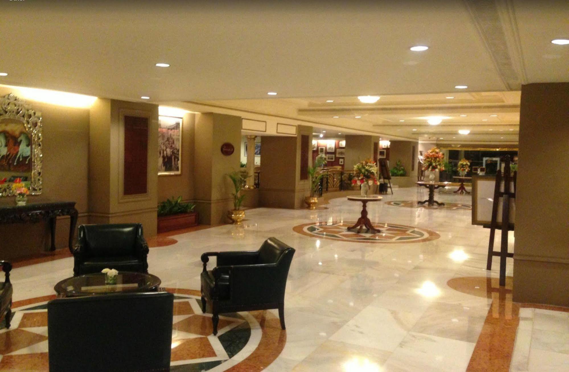 Hotel Taj Banjara Hyderabad Esterno foto The lobby of the hotel